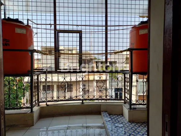 image RUMAH 3LANTAI LOKASI PREMIUM JELAMBAR GROGOL PETAMBURAN JAKARTA BARAT  (7)
