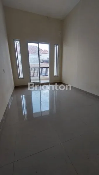 image RUMAH BARU 3 LANTAI BEBAS BANJIR DURI KEPA DEKAT TANJUNG DUREN (6)