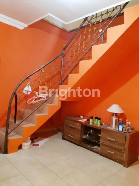 image SEWA RUMAH 2 LANTAI 6 KMR TIDUR (3)