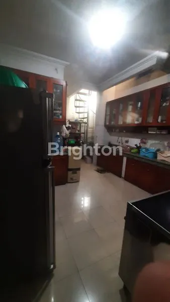 image RUMAH MEWAH 2 LANTAI STRATEGIS  , BEBAS BANJIR DI JANTUNG KOTA PLUIT - JAKARTA UTARA (3)