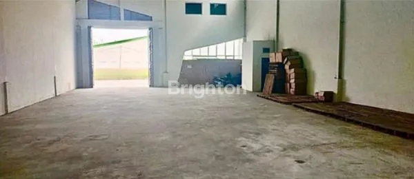 image GUDANG SIAP PAKAI DI JALAN SOEKARNO HATTA (2)