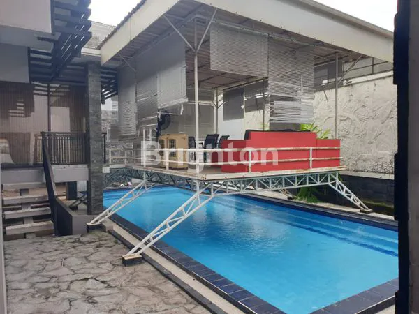 image RUMAH SEMI FURNISH, KOLAM RENANG PRIBADI & GARASI 2 MOBIL (3)