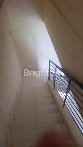 image RUKO DISEWAKAN  DI JALAN UTAMA LEGENDA WISATA, CIBUBUR - LEBAR  4,5 METER PANJANG 12,5 METER (3)