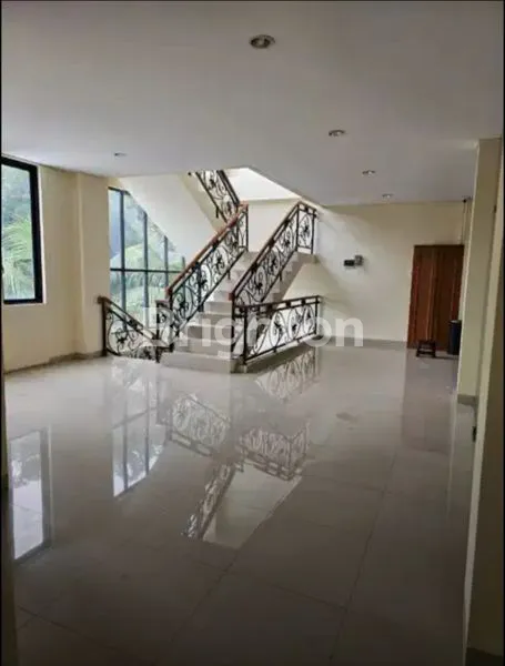 image GEDUNG KOMERSIAL STRATEGIS - JALAN RAYA - BINTARO (3)