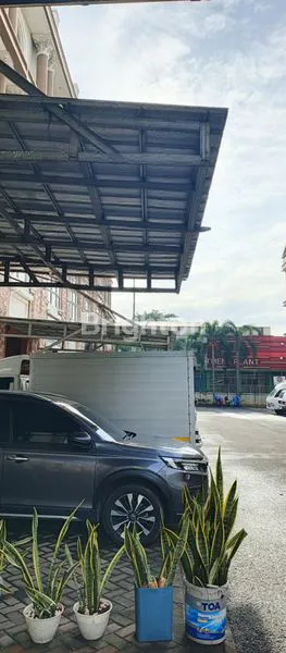 image INVESTASI RUKO DI GREEN LAKE CITY, 3,5 LANTAI & SEMI-FURNISHED (2)