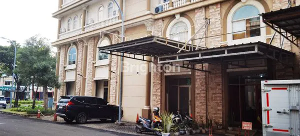 image INVESTASI RUKO DI GREEN LAKE CITY, 3,5 LANTAI & SEMI-FURNISHED (7)