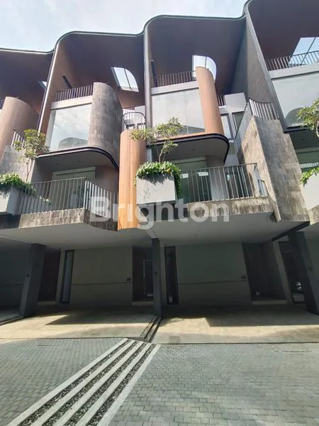 image RUMAH 3 LANTAI DI KEMANG, BEBAS BANJIR & LIFT (2)