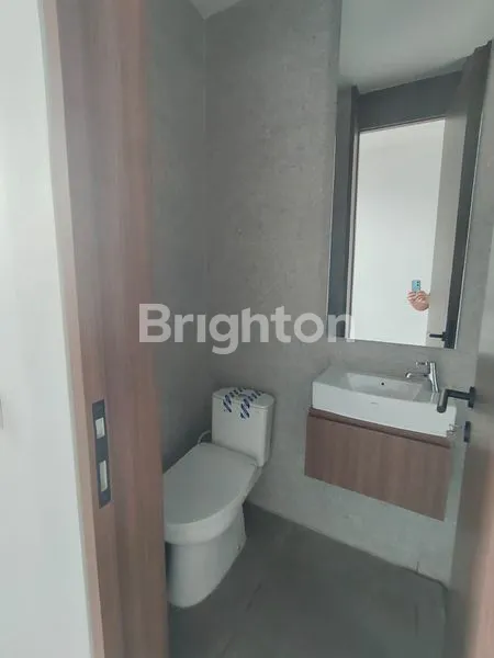 image RUMAH 3 LANTAI DI KEMANG, BEBAS BANJIR & LIFT (5)