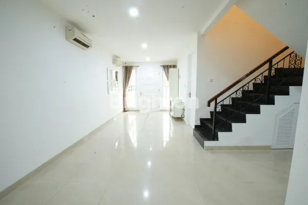 image RUMAH MINIMALIS  DI PERUMAHAN GADING ARCADIA  SEMI FURNISH (8)