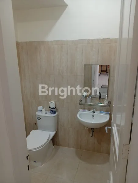 image DIJUAL RUMAH SIAP HUNI RENOVASI 2025 DI LEGENDA WISATA CLUSTER VIVALDI – LT 128 LB 220 – HARGA 1,89 M NEGO (7)