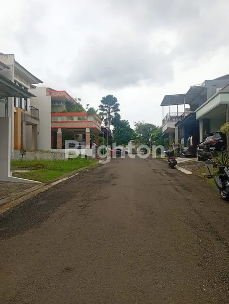 image DIJUAL RUMAH SIAP HUNI RENOVASI 2025 DI LEGENDA WISATA CLUSTER VIVALDI – LT 128 LB 220 – HARGA 1,89 M NEGO (8)
