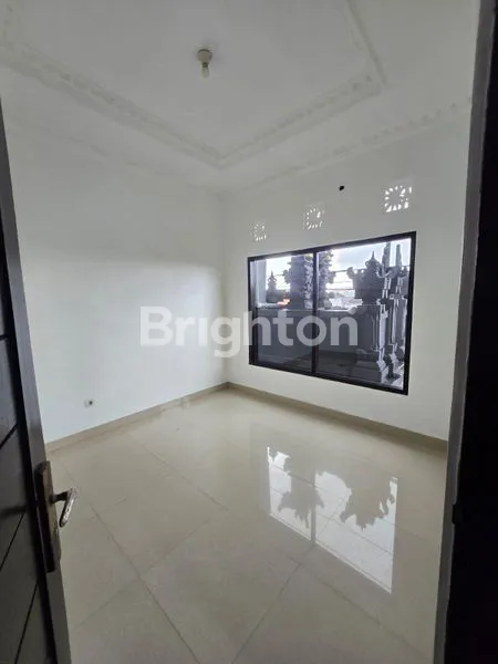 image RUKO 2 LANTAI POSISI HOOK COCOK UNTUK USAHA LOKASI STRATEGIS DI LUKLUK, BADUNG, BALI (7)