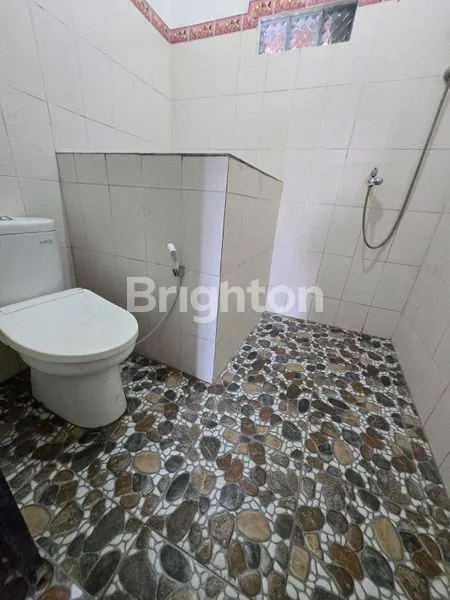 image RUKO 2 LANTAI POSISI HOOK COCOK UNTUK USAHA LOKASI STRATEGIS DI LUKLUK, BADUNG, BALI (8)