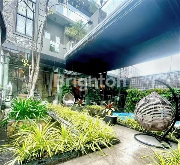 image RUMAH HOOK DENGAN NUANSA RESORT BALI MODERN. DAERAH JL. PANCING. INTI KOTA. FASILITAS SETARA HOTEL (3)