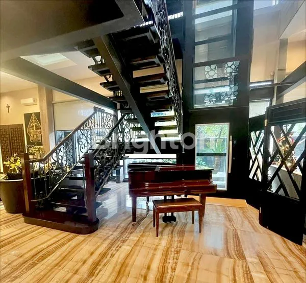 image RUMAH HOOK DENGAN NUANSA RESORT BALI MODERN. DAERAH JL. PANCING. INTI KOTA. FASILITAS SETARA HOTEL (4)