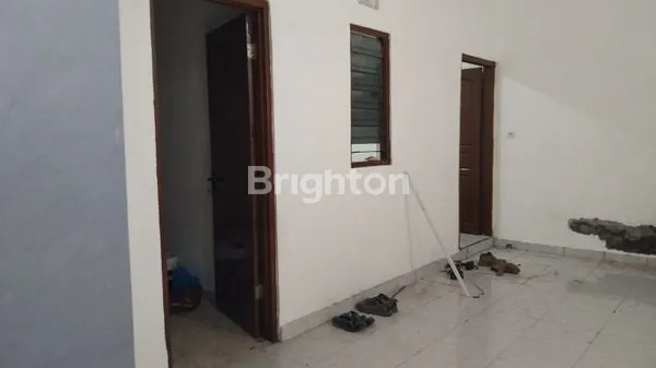 image DISEWAKAN TOKO DAN RUMAH TINGGAL DI BELAKANG TOKO  DI MONANG MANING (3)