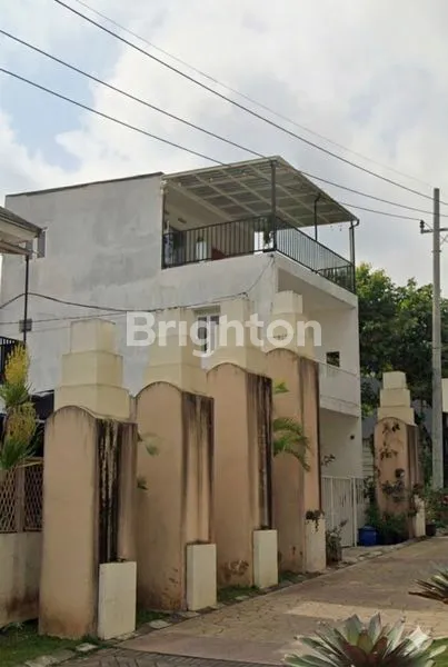 image DIJUAL RUMAH 3 LANTAI FULL FURNISHED VIEW CANTIK AREA TENGAH KOTA BATU PERUMAHAN PESANGGRAHAN BATU POSISI STRATEGIS KAVLING DEPAN GAK MASUK2 (2)