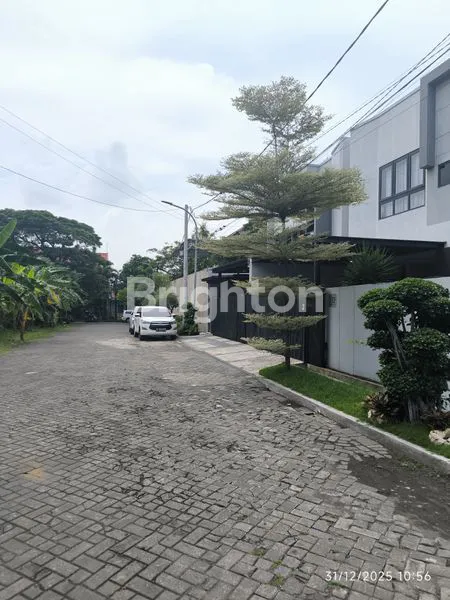 image DIJUAL RUMAH BARU KOMPLEK TAMAN GAYUNGSARI BARAT I SURABAYA  RUMAH 2 LANTAI (3)