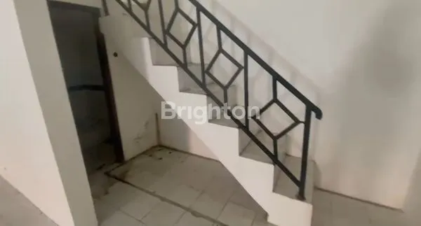 image RUKO 2 LANTAI STRATEGIS DI BAYPASS NGURAH RAI SIMPANG PATUNG DEWA RUCI (2)