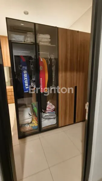 image DISEWAKAN RUMAH SIAP HUNI FULL FURNISHED DI SUMMARECON BEKASI..  (4)