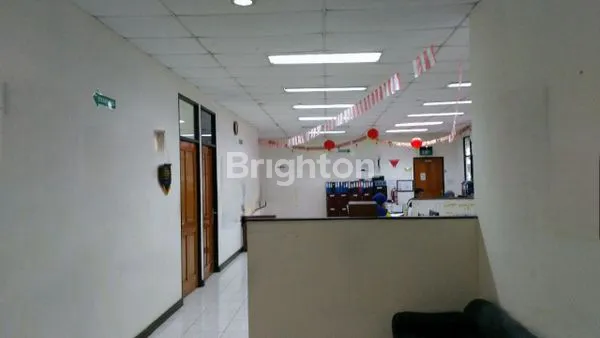 image GUDANG BESAR STRATEGIS SAMARINDA DENGAN LOADING DOK DAN SIAP PAKAI (6)