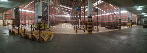 image GUDANG BESAR STRATEGIS SAMARINDA DENGAN LOADING DOK DAN SIAP PAKAI (2)