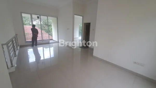 image RUMAH 2 LANTAI HALAMAN LUAS VIEW GUNUNG SIAP HUNI DI CLUSTER AGRENIA SENTUL CITY (5)