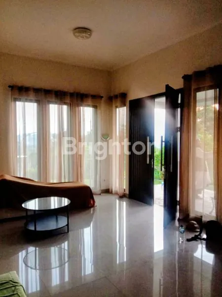 image RUMAH EKSLUSIF 2 LANTAI LT DI NIRWANA SENTUL (5)