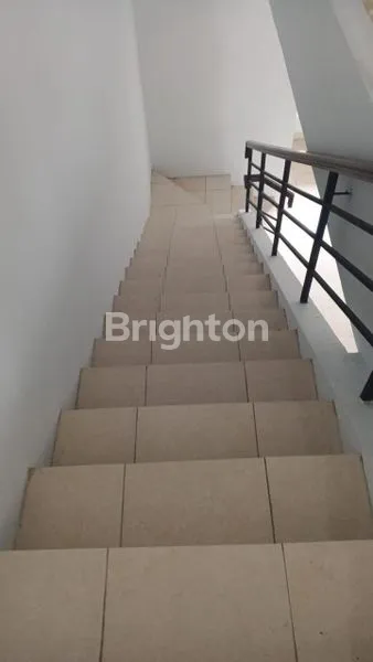 image RUKO PREMIUM 3 LANTAI DI BOULEVARD UTAMA GLAZE  1 – GADING SERPONG (5)