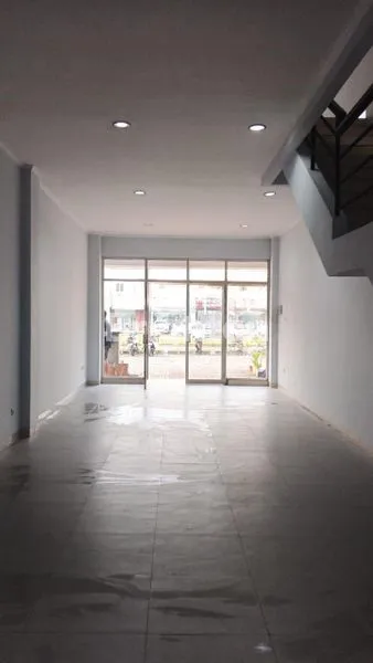 image RUKO PREMIUM 3 LANTAI DI BOULEVARD UTAMA GLAZE  1 – GADING SERPONG (2)