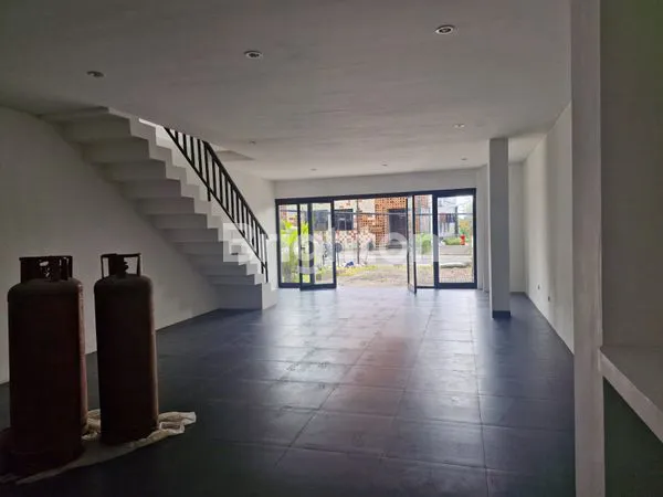 image RUKO PINGGIR JALAN AREA PANTAI BERAWA RAMAI PENGUNJUNG  (2)