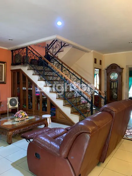 image DIJUAL RUMAH MEWAH BESAR JATI ASIH (3)