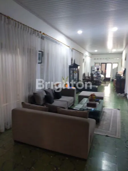 image DIJUAL RUMAH LAMA POSISI STRATEGIS KURANG LEBIH 400 M2 DIDAERAH PETOJO DALAM (5)