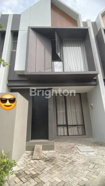 image RUMAH 2 LANTAI SIAP HUNI SURABAYA TIMUR (1)