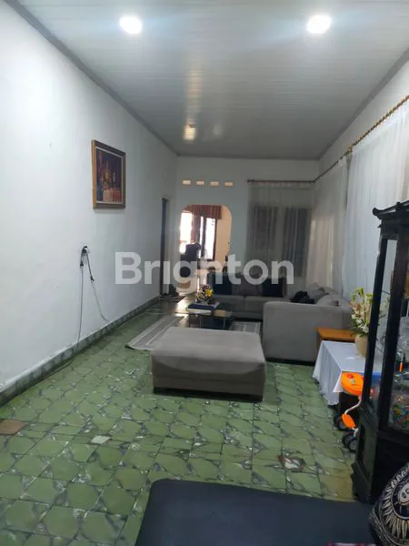 image DIJUAL RUMAH LAMA POSISI STRATEGIS KURANG LEBIH 400 M2 DIDAERAH PETOJO DALAM (3)