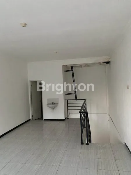 image RUKO MURAH JUAL CEPAT DI KINGSQUARE DRIYOREJO (2)