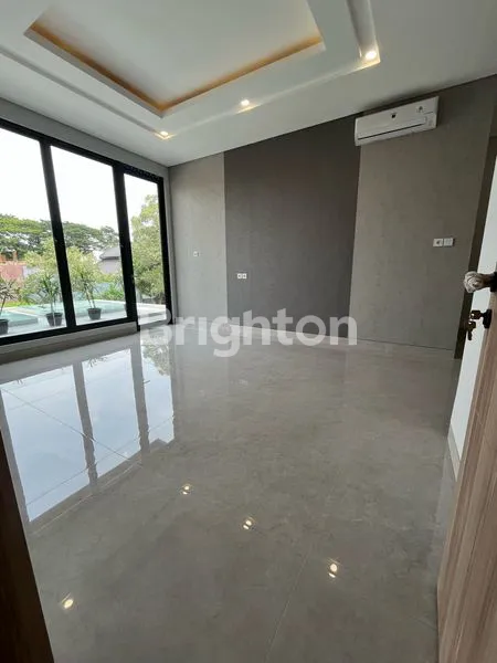 image RUMAH 3 LANTAI BARU GRESS DEKAT CIPUTRA HOSPITAL UNIVERSITAS CIPUTRA  CITA HATI HOKKY PAKUWON MALL UNESA G-WALK RAYA LONTAR HR MUHAMMAD MAYJEND SUNGKONO (4)