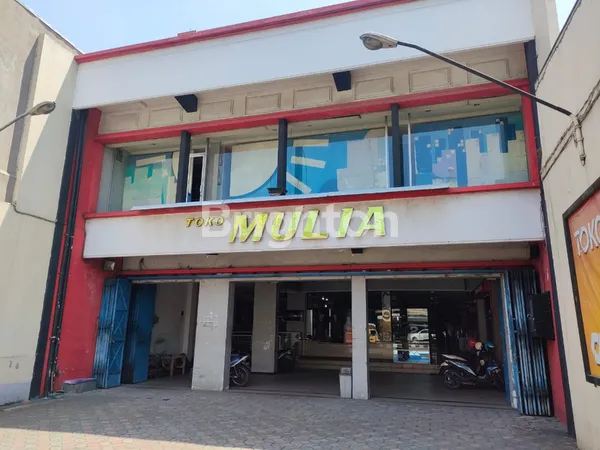 image TOKO FASHION 2 LANTAI STRATEGIS DI SOLO, LT 668M² (1)