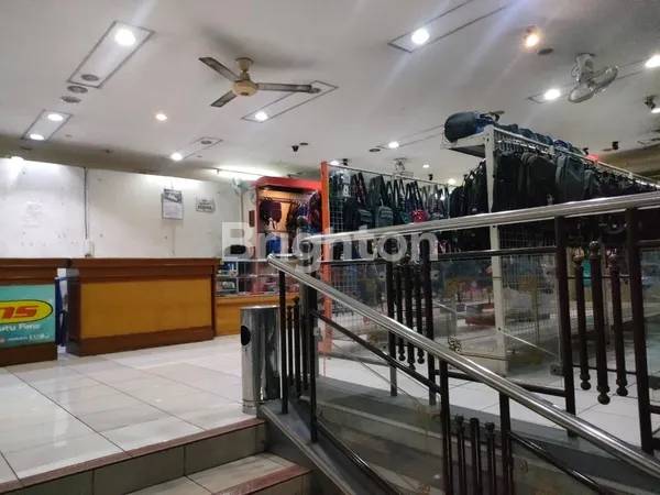 image TOKO FASHION 2 LANTAI STRATEGIS DI SOLO, LT 668M² (3)