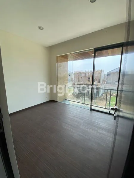 image RUMAH 2 LANTAI STRATEGIS, 5 MENIT KE GADING SERPONG (6)