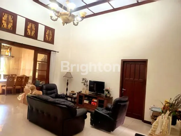 image RUMAH LUAS 600M² DI MERBABU MALANG, SEWAKAN 275 JT/TH (KOSONGAN) (2)