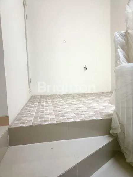 image RUMAH USAHA 3 LANTAI BARU GRESS NOL JALAN STRATEGIS DI DEKAT UPN MERR DAN RENCANA OERR  (4)