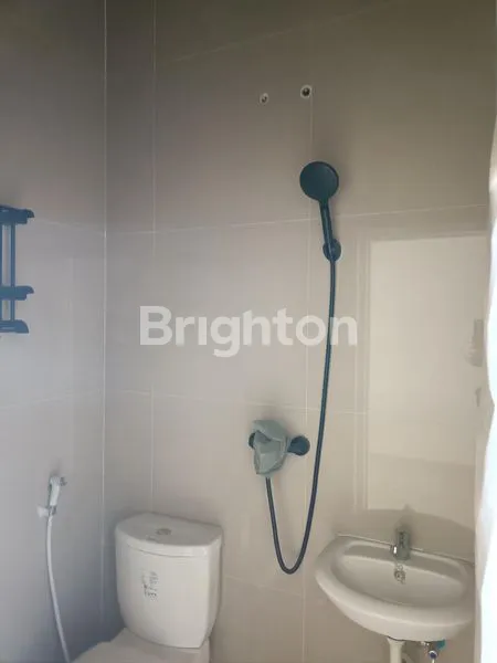 image RUMAH USAHA 3 LANTAI BARU GRESS NOL JALAN STRATEGIS DI DEKAT UPN MERR DAN RENCANA OERR  (5)