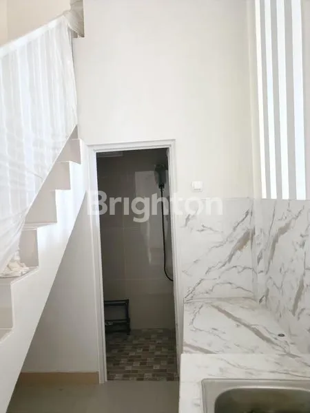 image RUMAH USAHA 3 LANTAI BARU GRESS NOL JALAN STRATEGIS DI DEKAT UPN MERR DAN RENCANA OERR  (2)