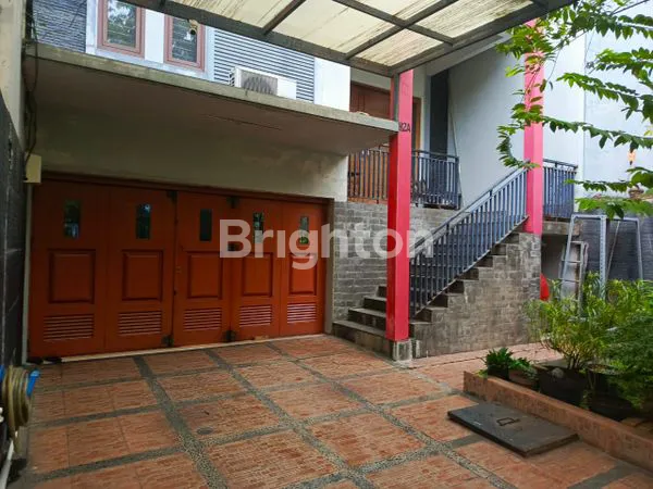 image RUMAH ASRI DAN NYAMAN 3 LANTAI DI SUNTER AGUNG, SUNTER-JAKARTA UTARA (4)