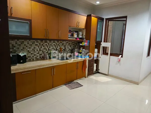 image RUMAH ASRI DAN NYAMAN 3 LANTAI DI SUNTER AGUNG, SUNTER-JAKARTA UTARA (3)