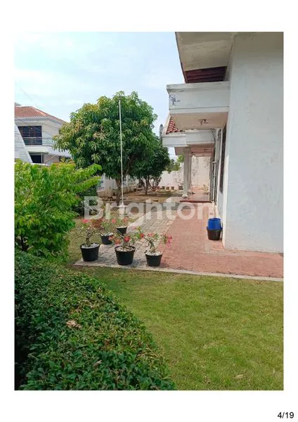 image RUMAH HOOK STRATEGIS DI KAWASAN ELIT SURABAYA (2)