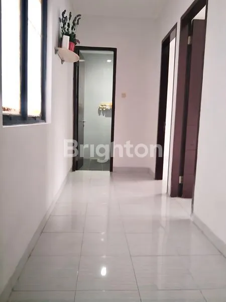 image RUMAH 2 LANTAI DI SEPATAN, 3+1 KT & SHM (3)