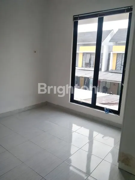 image RUMAH 2 LANTAI DI SEPATAN, 3+1 KT & SHM (6)