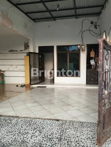 image BUTUH CEPAT LAKU RUMAH SECOND WIGUNA DEKAT UPN RUNGKUT, DEKAT KE MERR (2)